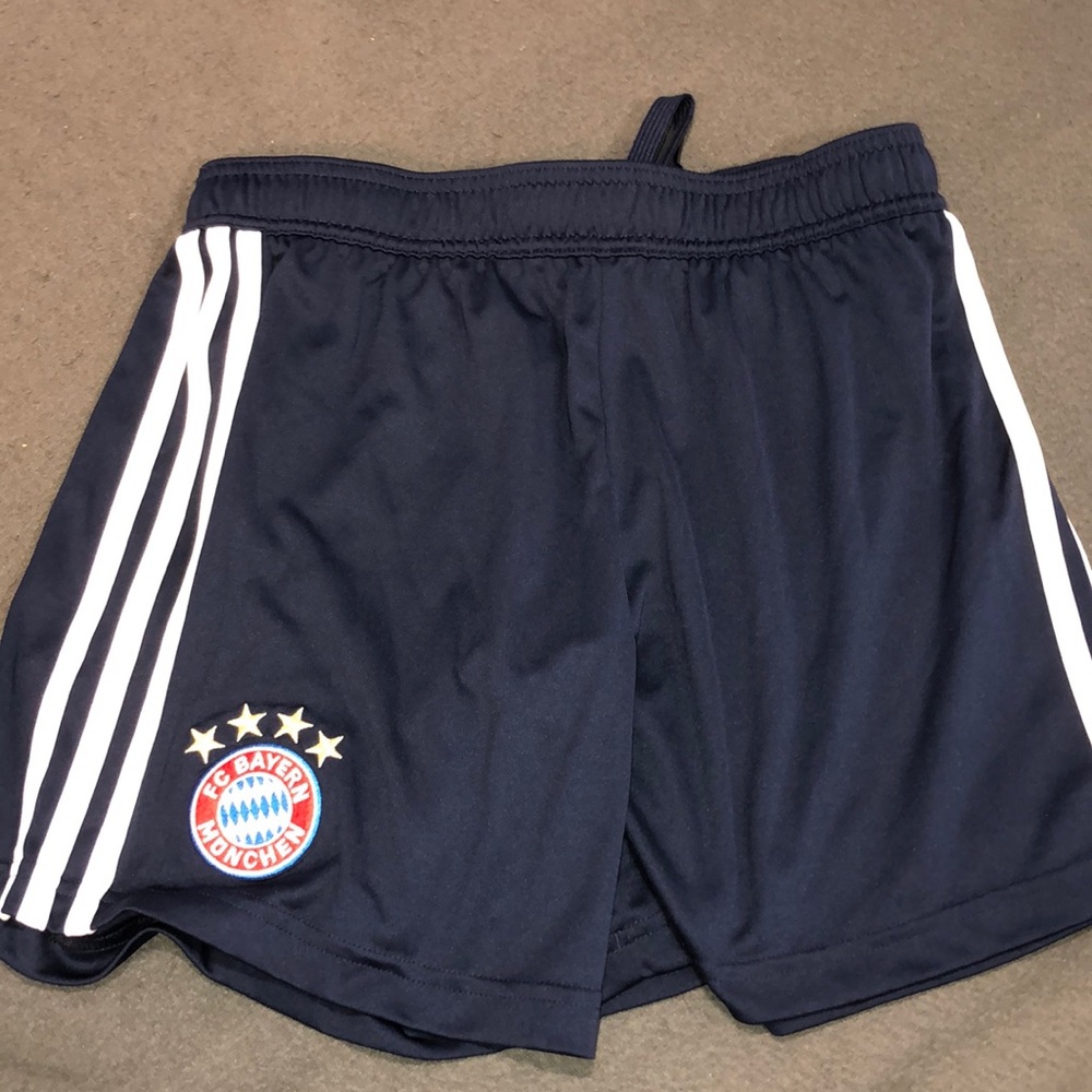 navy bayern munchen shorts